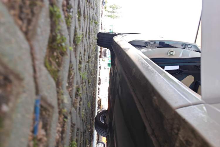 Used Chevrolet Monza 2021 320 Automatic Enjoyment Sunroof Edition Right Side Sill