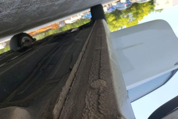 Used Chevrolet Monza 2021 320 Automatic Enjoyment Sunroof Edition Right Side Sill