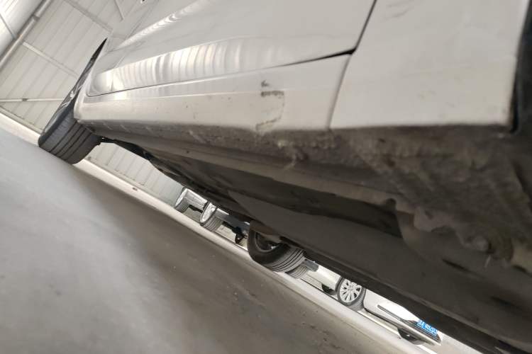 Used Chevrolet Monza 2021 320 Automatic Enjoyment Sunroof Edition Right Side Sill