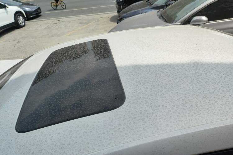 Used Chevrolet Monza 2021 320 Automatic Enjoyment Sunroof Edition Roof