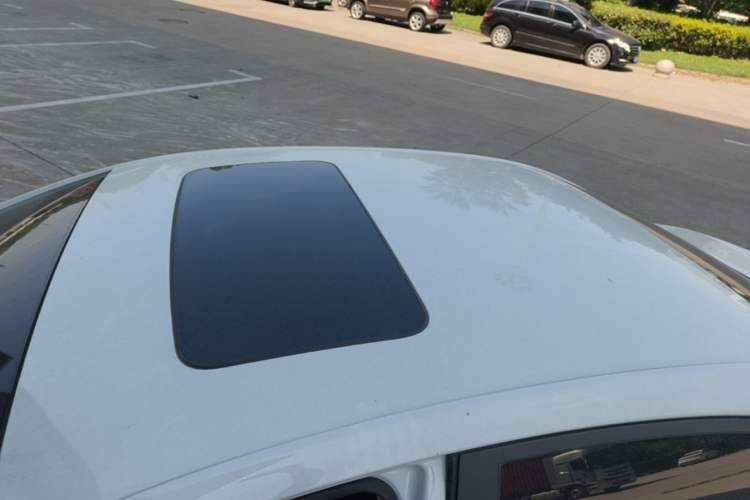 Used Chevrolet Monza 2021 320 Automatic Enjoyment Sunroof Edition Roof