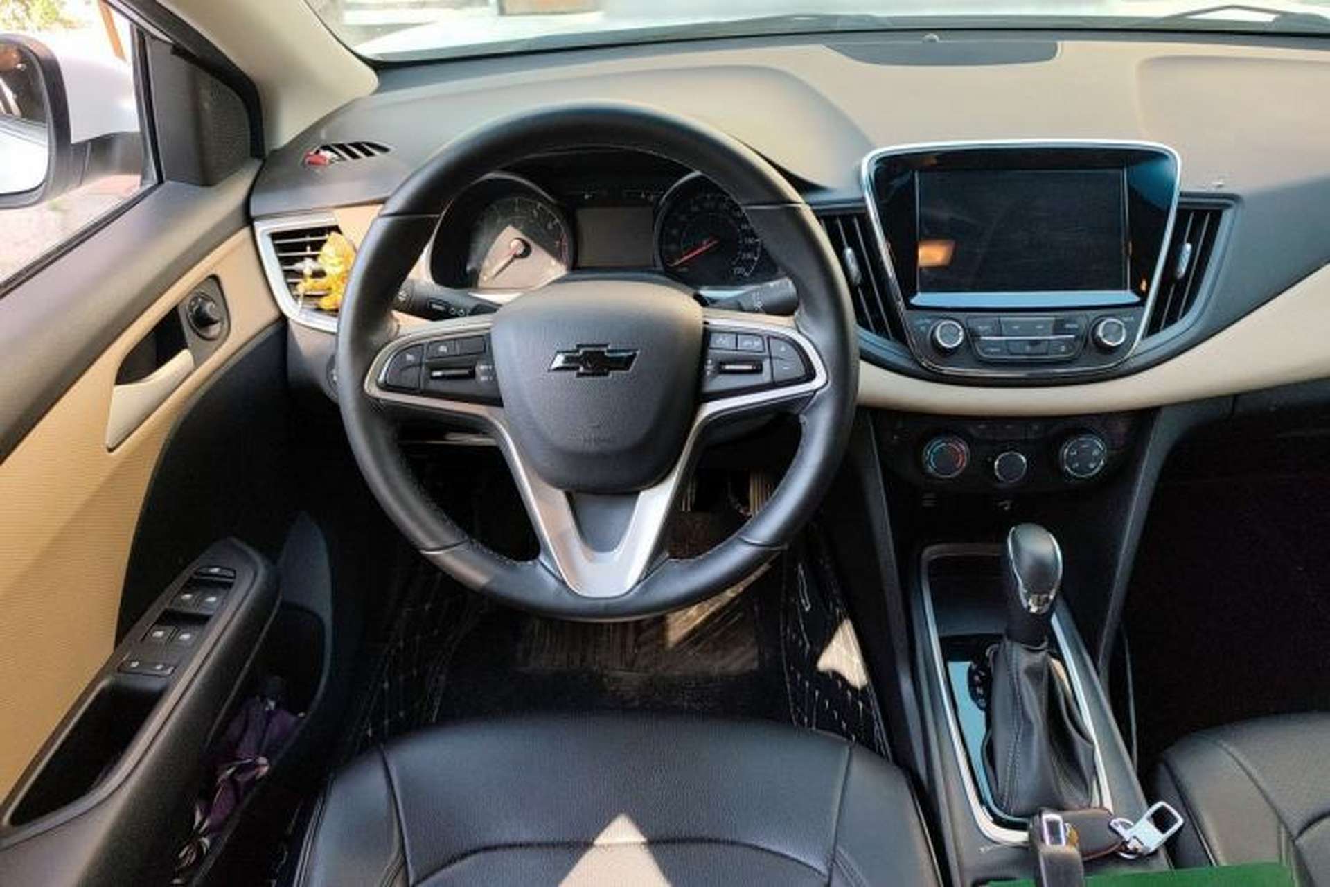 Used Chevrolet Monza 2021 320 Automatic Enjoyment Sunroof Edition Steering Wheel