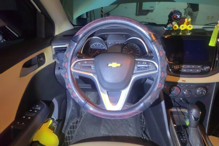 Used Chevrolet Monza 2021 320 Automatic Enjoyment Sunroof Edition Steering Wheel
