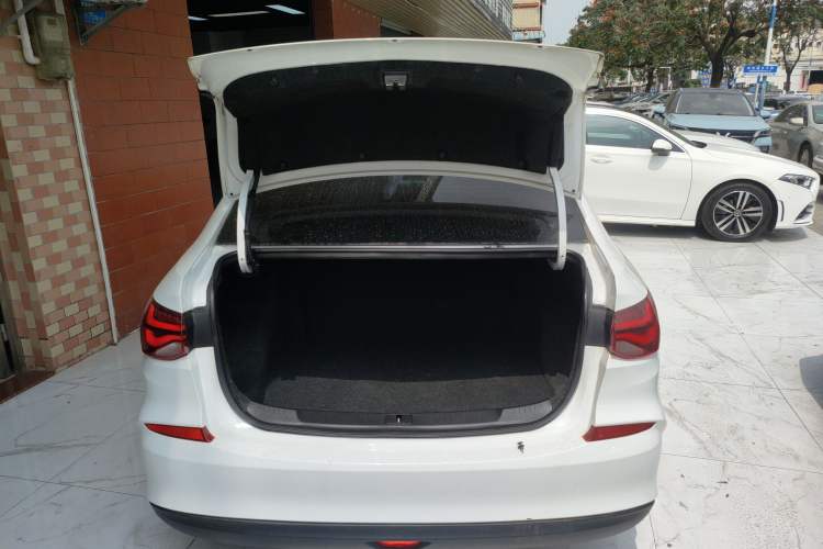 Used Chevrolet Monza 2021 320 Automatic Enjoyment Sunroof Edition Trunk