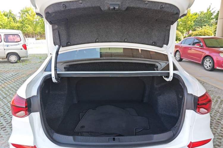 Used Chevrolet Monza 2021 320 Automatic Enjoyment Sunroof Edition Trunk