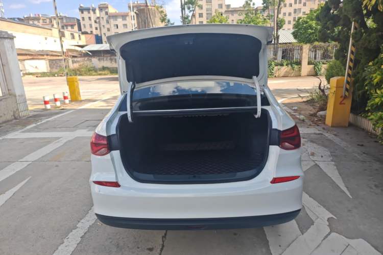Used Chevrolet Monza 2021 320 Automatic Enjoyment Sunroof Edition Trunk