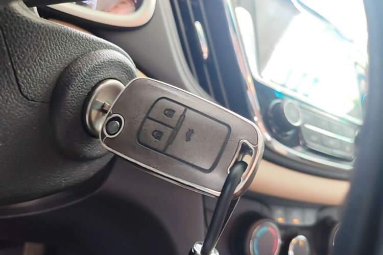 Used Chevrolet Monza 2021 320 Automatic Enjoyment Sunroof Edition Vehicle Key