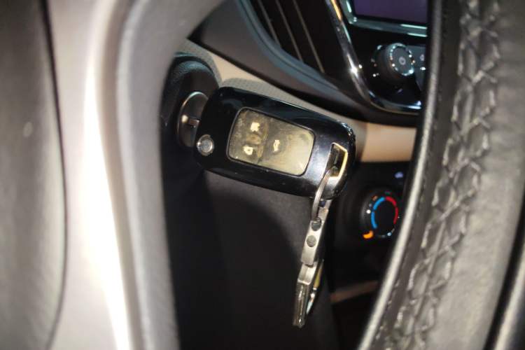 Used Chevrolet Monza 2021 320 Automatic Enjoyment Sunroof Edition Vehicle Key