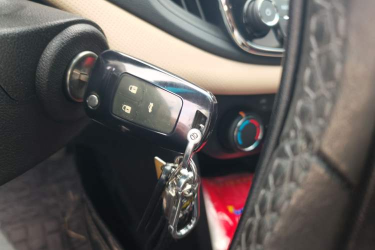 Used Chevrolet Monza 2021 320 Automatic Enjoyment Sunroof Edition Vehicle Key