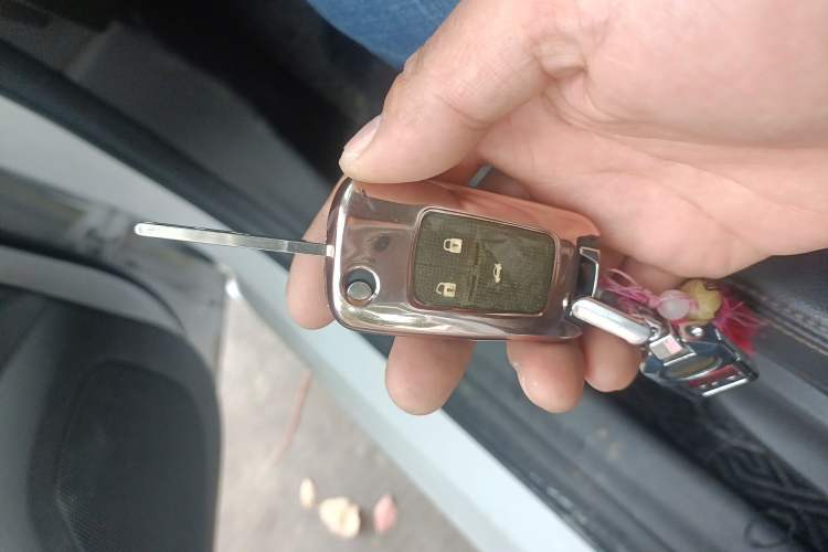 Used Chevrolet Monza 2021 320 Automatic Enjoyment Sunroof Edition Vehicle Key