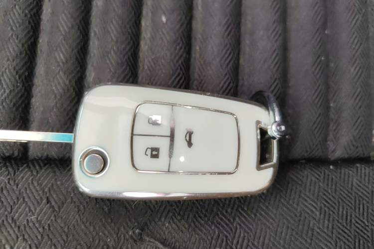 Used Chevrolet Monza 2021 320 Automatic Enjoyment Sunroof Edition Vehicle Key