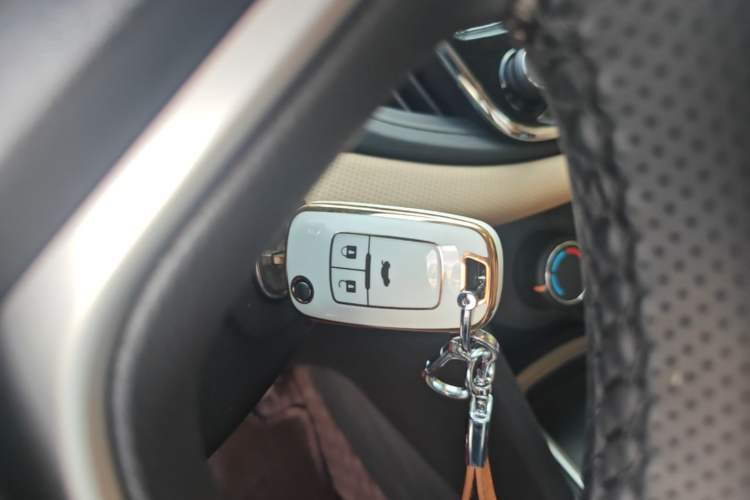 Used Chevrolet Monza 2021 320 Automatic Enjoyment Sunroof Edition Vehicle Key