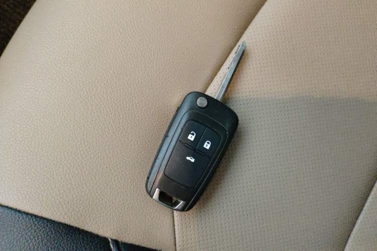 Used Chevrolet Monza 2021 320 Automatic Enjoyment Sunroof Edition Vehicle Key
