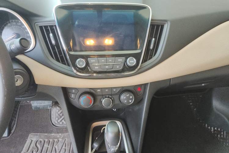 Used Chevrolet Monza 2022 320 Automatic Enjoyment Sunroof Version Audio And AC Panel