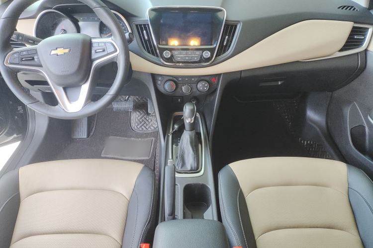 Used Chevrolet Monza 2022 320 Automatic Enjoyment Sunroof Version Center Console