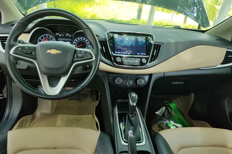 Used Chevrolet Monza 2022 320 Automatic Enjoyment Sunroof Version Center Console