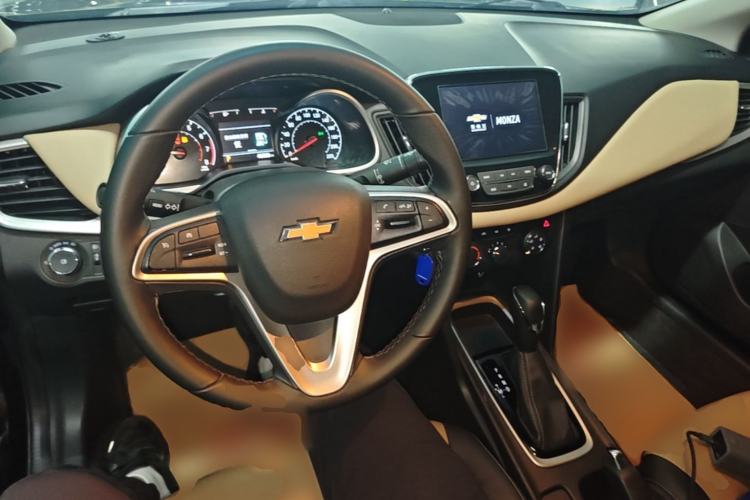Used Chevrolet Monza 2022 320 Automatic Enjoyment Edition Center Console