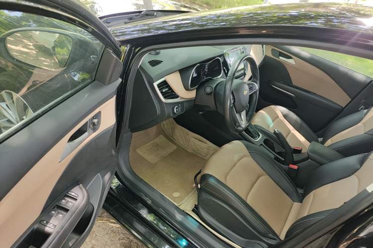 Used Chevrolet Monza 2022 320 Automatic Enjoyment Sunroof Version Driver Seat