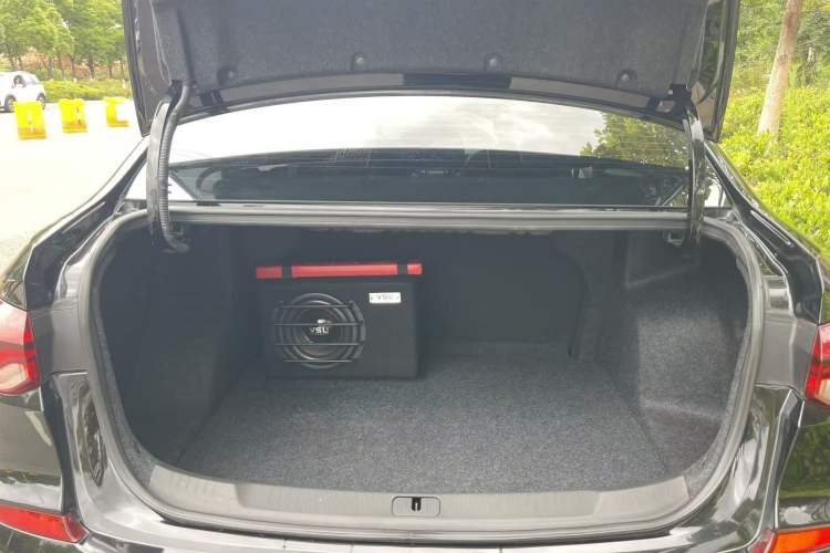 Used Chevrolet Monza 2022 320 Automatic Enjoyment Sunroof Version Interior 4