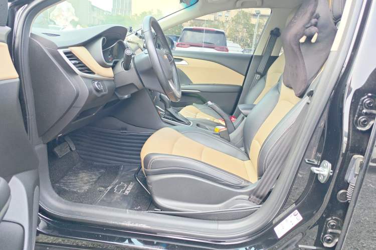 Used Chevrolet Monza 2022 320 Automatic Enjoyment Sunroof Version Left Front Seat