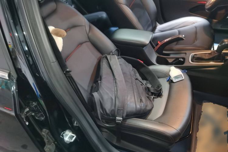 Used Chevrolet Monza 2022 Light Hybrid RS 330T Automatic Comfort Edition Right Front Seat
