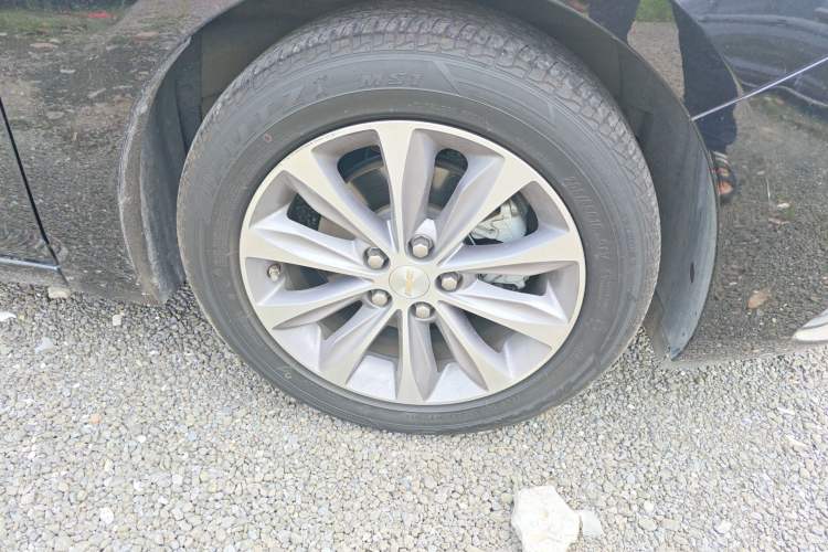 Used Chevrolet Monza 2022 320 Automatic Enjoyment Sunroof Version Right Front Wheel Hub