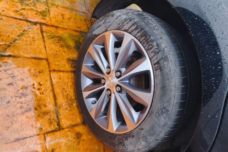 Used Chevrolet Monza 2022 320 Automatic Enjoyment Sunroof Version Right Rear Wheel Hub