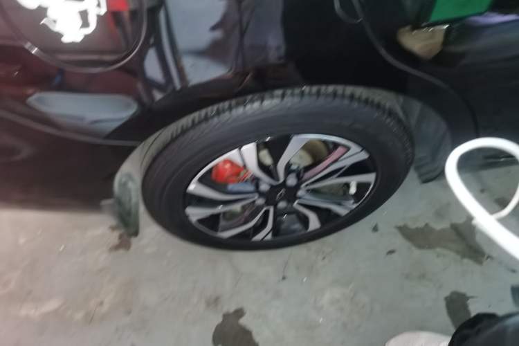 Used Chevrolet Monza 2022 Light Hybrid RS 330T Automatic Comfort Edition Right Rear Wheel Hub