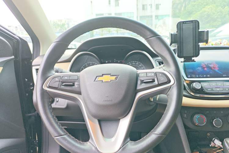 Used Chevrolet Monza 2022 320 Automatic Enjoyment Sunroof Version Steering Wheel