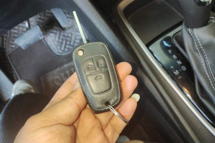 Used Chevrolet Monza 2022 320 Automatic Enjoyment Sunroof Version Vehicle Key