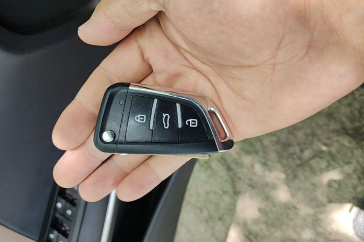 Used Chevrolet Monza 2022 320 Automatic Enjoyment Sunroof Version Vehicle Key