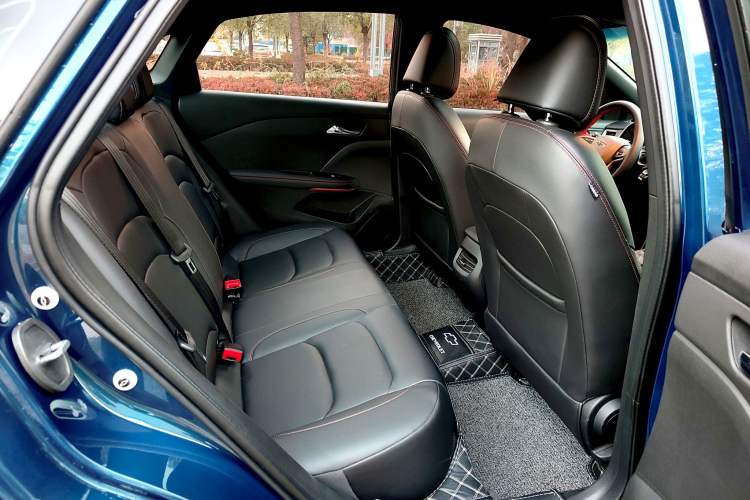 Used Chevrolet Monza 2022 Light Hybrid RS 330T Automatic Comfort Edition Interior 4