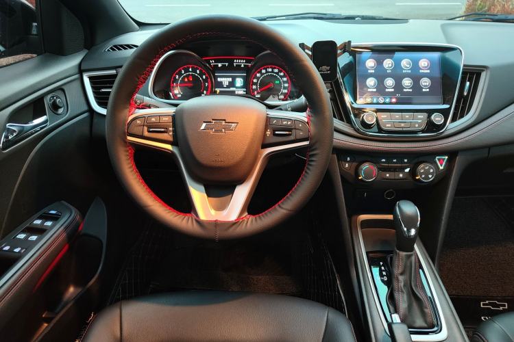 Used Chevrolet Monza 2022 Light Hybrid RS 330T Automatic Comfort Edition Interior 5