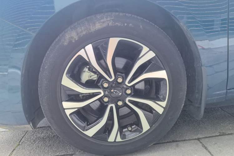 Used Chevrolet Monza 2022 Light Hybrid RS 330T Automatic Comfort Edition Left Front Wheel Hub