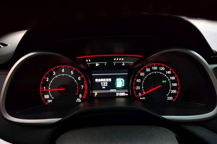 Used Chevrolet Monza 2022 Light Hybrid RS 330T Automatic Comfort Edition Odometer Close Up