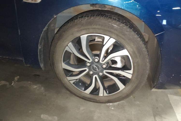 Used Chevrolet Monza 2022 Light Hybrid RS 330T Automatic Comfort Edition Right Front Wheel Hub