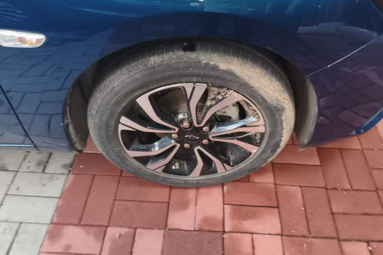 Used Chevrolet Monza 2022 Light Hybrid RS 330T Automatic Comfort Edition Right Front Wheel Hub
