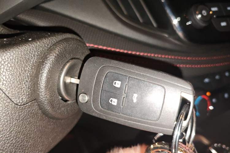 Used Chevrolet Monza 2022 Light Hybrid RS 330T Automatic Comfort Edition Vehicle Key