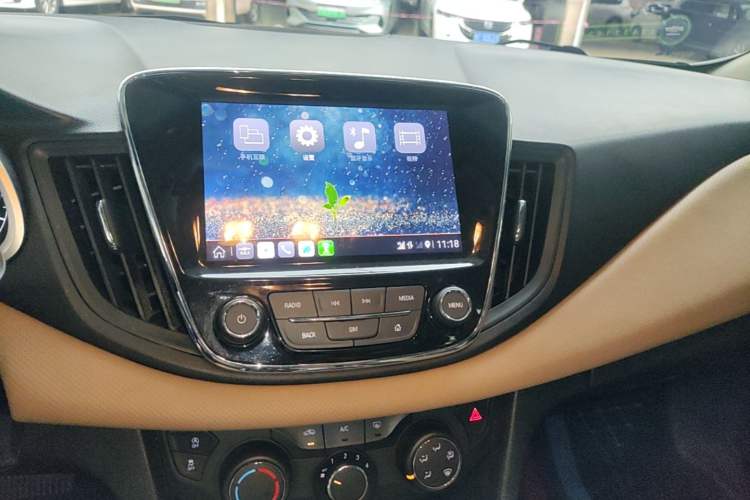 Used Chevrolet Monza 2022 320 Automatic Enjoyment Sunroof Version Audio And AC Panel