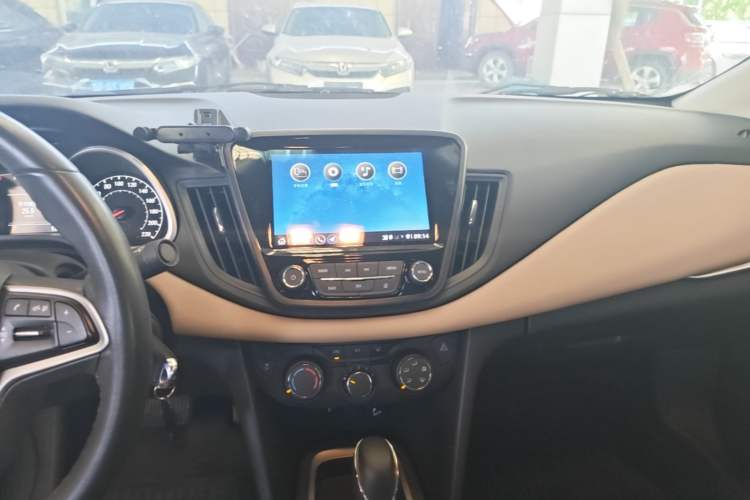 Used Chevrolet Monza 2022 320 Automatic Enjoyment Edition Audio And AC Panel