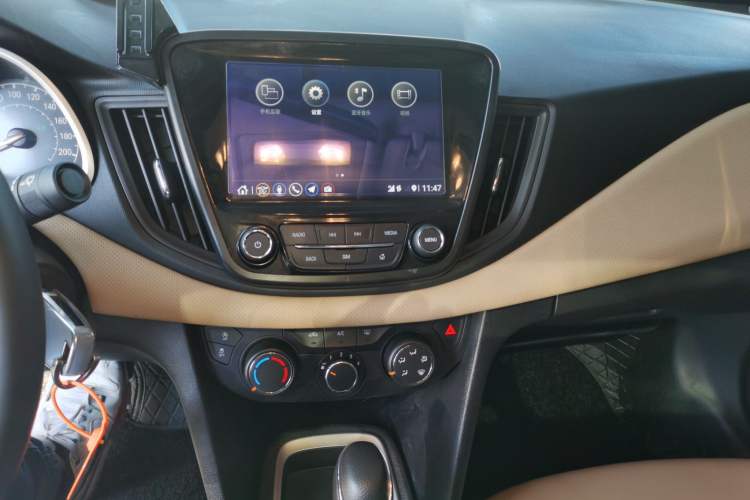 Used Chevrolet Monza 2022 320 Automatic Enjoyment Sunroof Version Audio And AC Panel