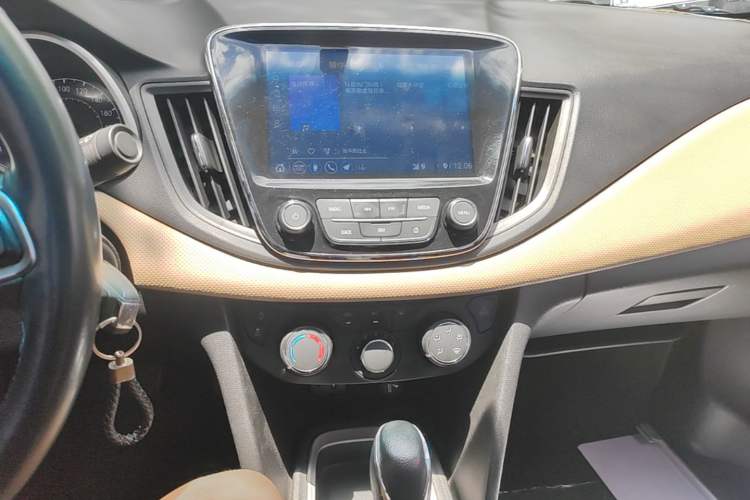Used Chevrolet Monza 2022 320 Automatic Enjoyment Edition Audio And AC Panel
