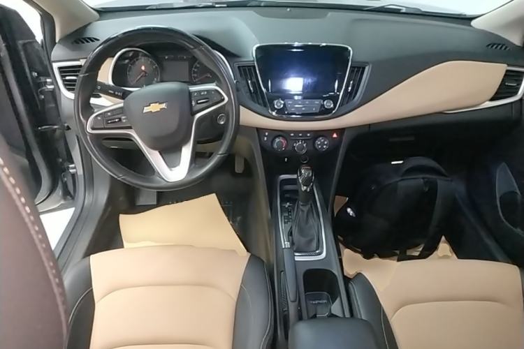 Used Chevrolet Monza 2022 320 Automatic Enjoyment Sunroof Version Center Console