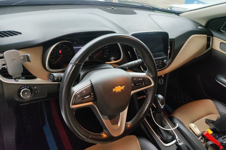 Used Chevrolet Monza 2022 320 Automatic Enjoyment Sunroof Version Center Console