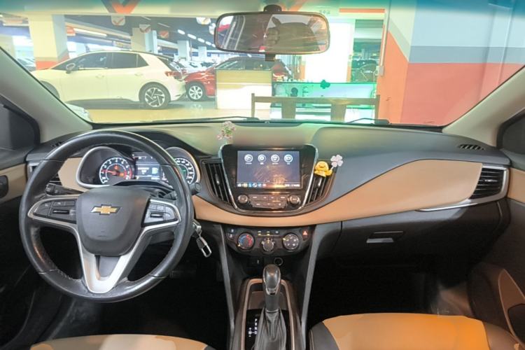 Used Chevrolet Monza 2022 320 Automatic Enjoyment Sunroof Version Center Console
