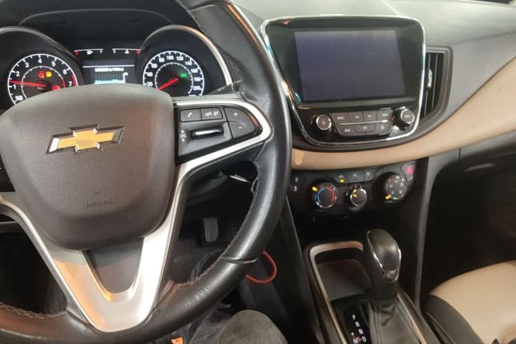 Used Chevrolet Monza 2022 320 Automatic Enjoyment Sunroof Version Center Console