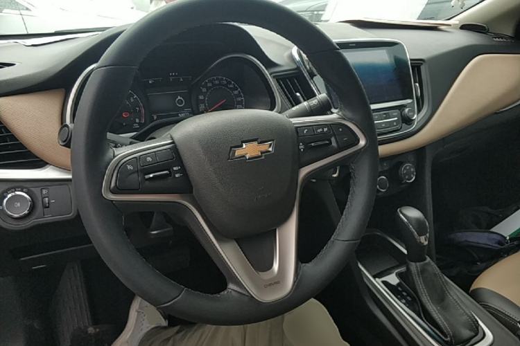 Used Chevrolet Monza 2022 320 Automatic Enjoyment Sunroof Version Center Console