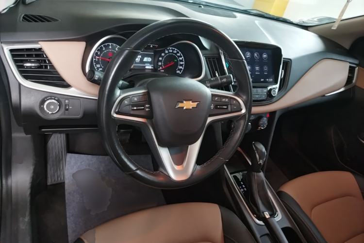 Used Chevrolet Monza 2022 320 Automatic Enjoyment Sunroof Version Center Console