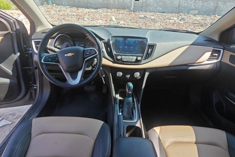Used Chevrolet Monza 2022 320 Automatic Enjoyment Sunroof Version Center Console