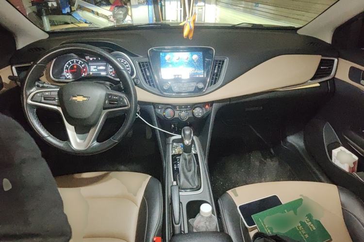 Used Chevrolet Monza 2022 320 Automatic Enjoyment Sunroof Version Center Console